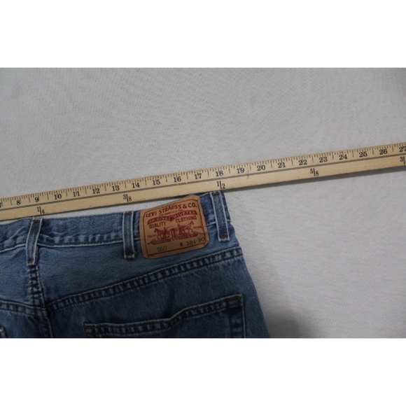 Levi's 550 Men Blue Jeans Relaxed Fit Denim Size 38X30 - Picture 8 of 9